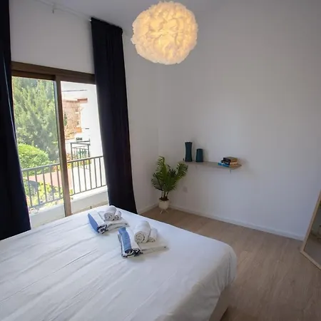 Estea Melina's Summer Townhouse * פאפוס