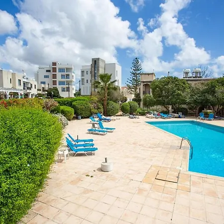 Estea Melina's Summer Townhouse * Paphos