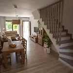 Feriehus Estea Melina's Summer Townhouse Paphos