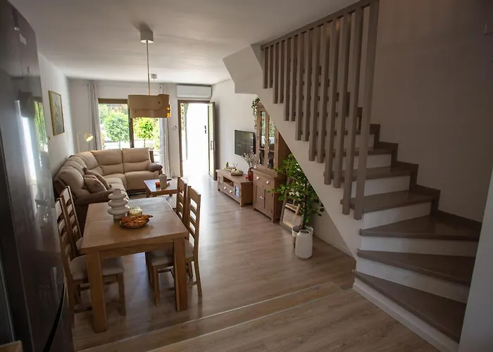 Prázdninový dům Estea Melina's Summer Townhouse Paphos